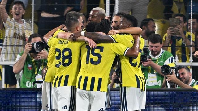 Fenerbahçe’de Sturm Graz Mesaisi Başladı: Kadroda Şok Değişiklik!